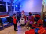 Sinterklaasfeest bij S.K.N.W.K. voor JO7-1 en JO9-1 van vrijdag 2 december 2022 (152/177)